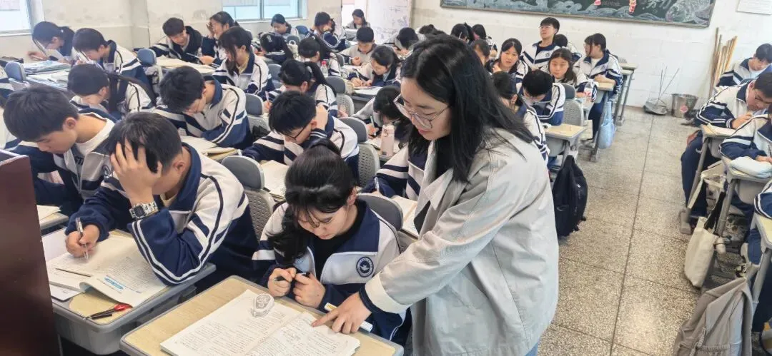 中考护航践初心,良师领航育新苗||朱琳老师:初心映教坛,护航向 第6张