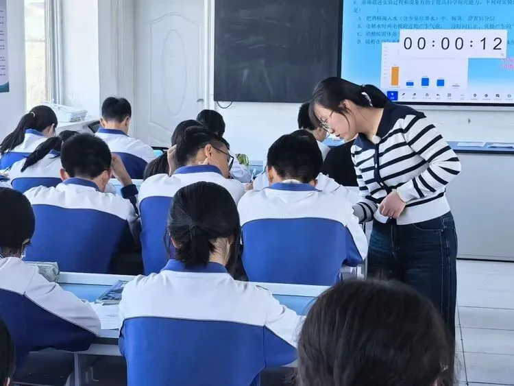 靶向讲评破难点教研联动助中考——九年级一模试卷讲评 第14张