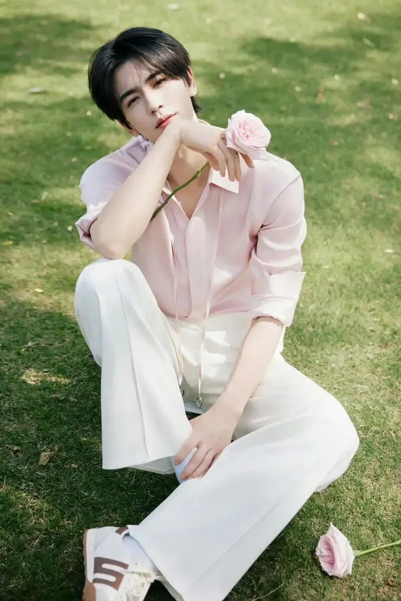 张凌赫登上江苏英语试卷!这才是当代年轻人最该追的星 第4张