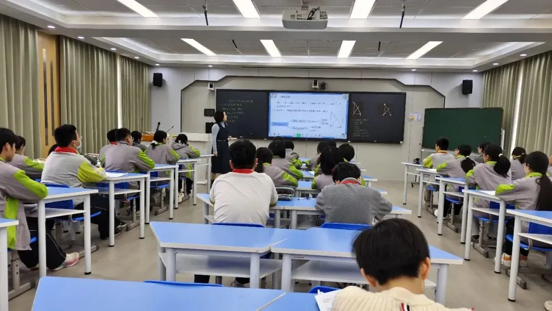 聚焦中点模型,赋能中考复习——2025学年第二学期上理工附校初中数学教研祖活动(四) 第1张