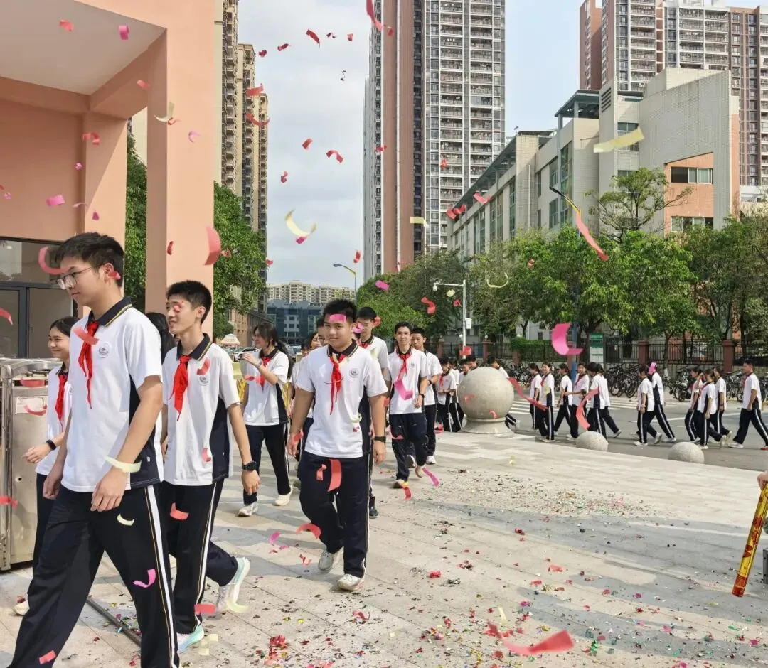 焕新校门启新程·砺剑中考创辉煌——东源中学九年级中考誓师大会暨校门维修竣工仪式圆满举行 第20张 焕新校门启新程·砺剑中考创辉煌——东源中学九年级中考誓师大会暨校门维修竣工仪式圆满举行 第20张