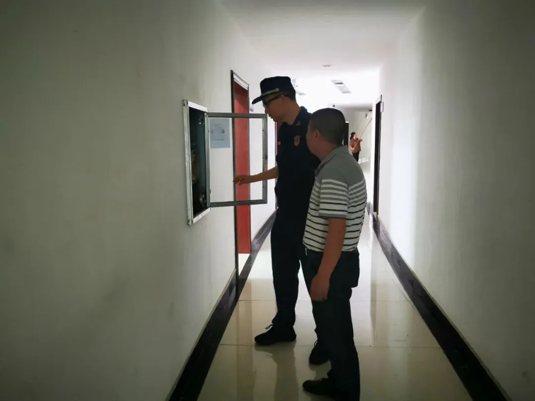 中考加油!莘莘学子奋笔疾书 宜昌消防全力护航 第4张