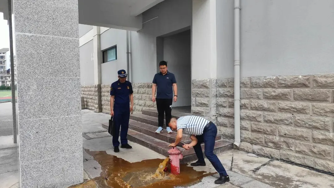 中考加油!莘莘学子奋笔疾书 宜昌消防全力护航 第5张