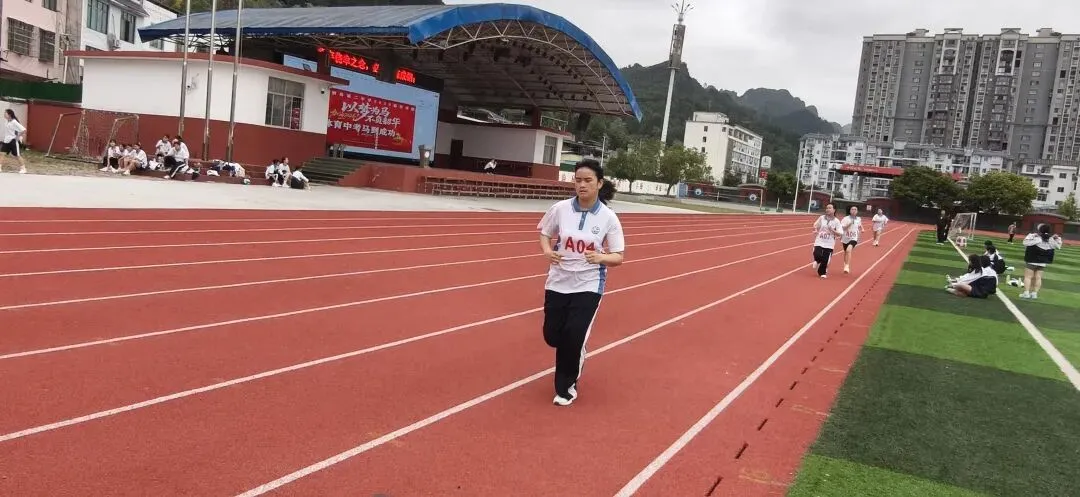 黔586:体育中考花絮 第23张