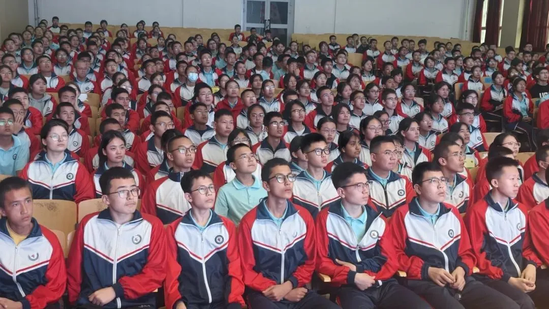 砺剑中考 逐梦青春——初中体育教学能手培养工作室2026中考体育考前培训全解析!科学备考,满分冲刺! 第19张 砺剑中考 逐梦青春——初中体育教学能手培养工作室2026中考体育考前培训全解析!科学备考,满分冲刺! 第19张