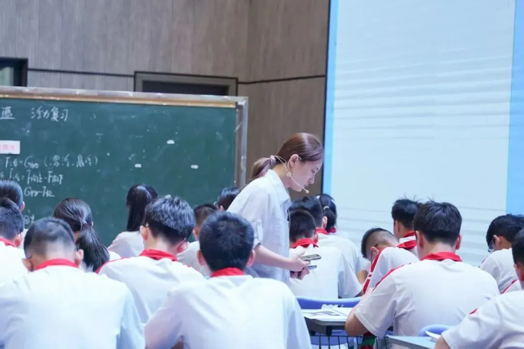 深耕教研,赋能中考——我校教师亮相海南省中考物理备考会 第4张