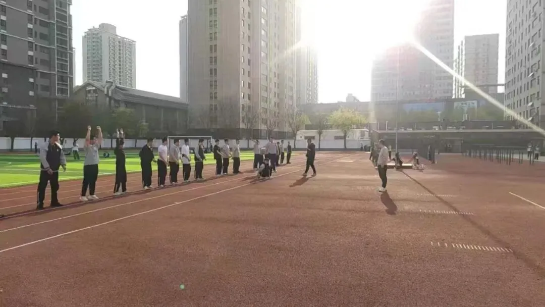 以练为战,冲刺中考——济宁市第十三中学红星校区初四体育模拟测试顺利开展 第1张