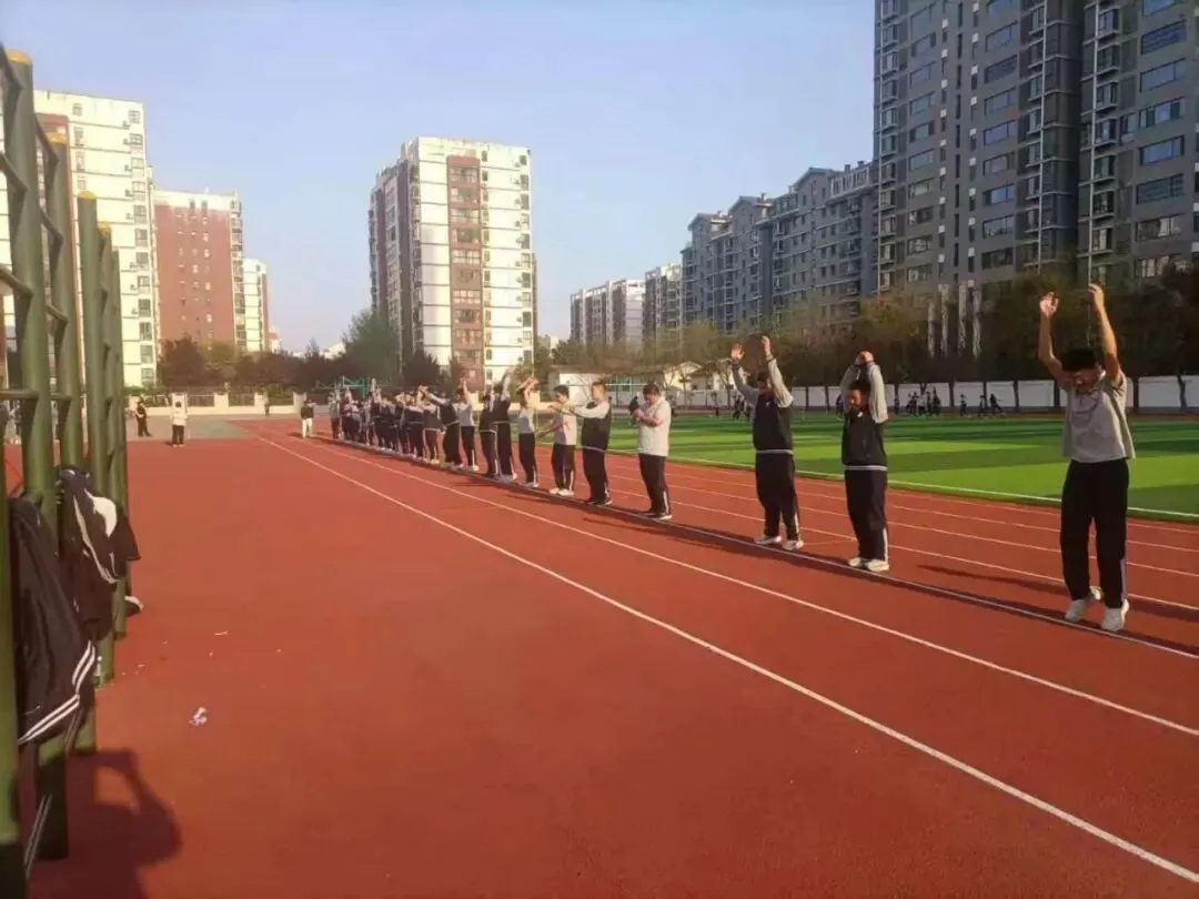以练为战,冲刺中考——济宁市第十三中学红星校区初四体育模拟测试顺利开展 第2张