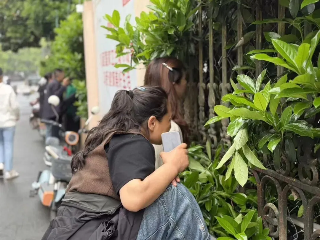 围墙外“长满”家长!直击台州体育中考现场,温暖又戳心 第9张 围墙外“长满”家长!直击台州体育中考现场,温暖又戳心 第9张