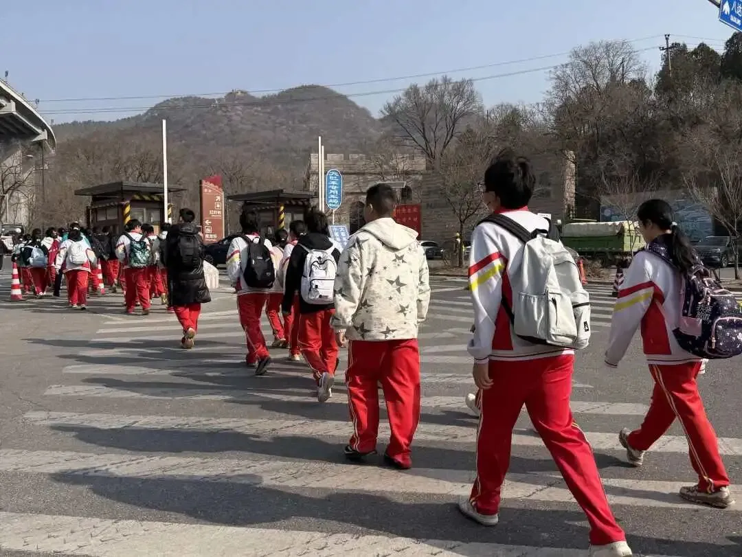 登万里长城,砺少年锋芒!初三学子中考百日誓师高燃落幕 第7张