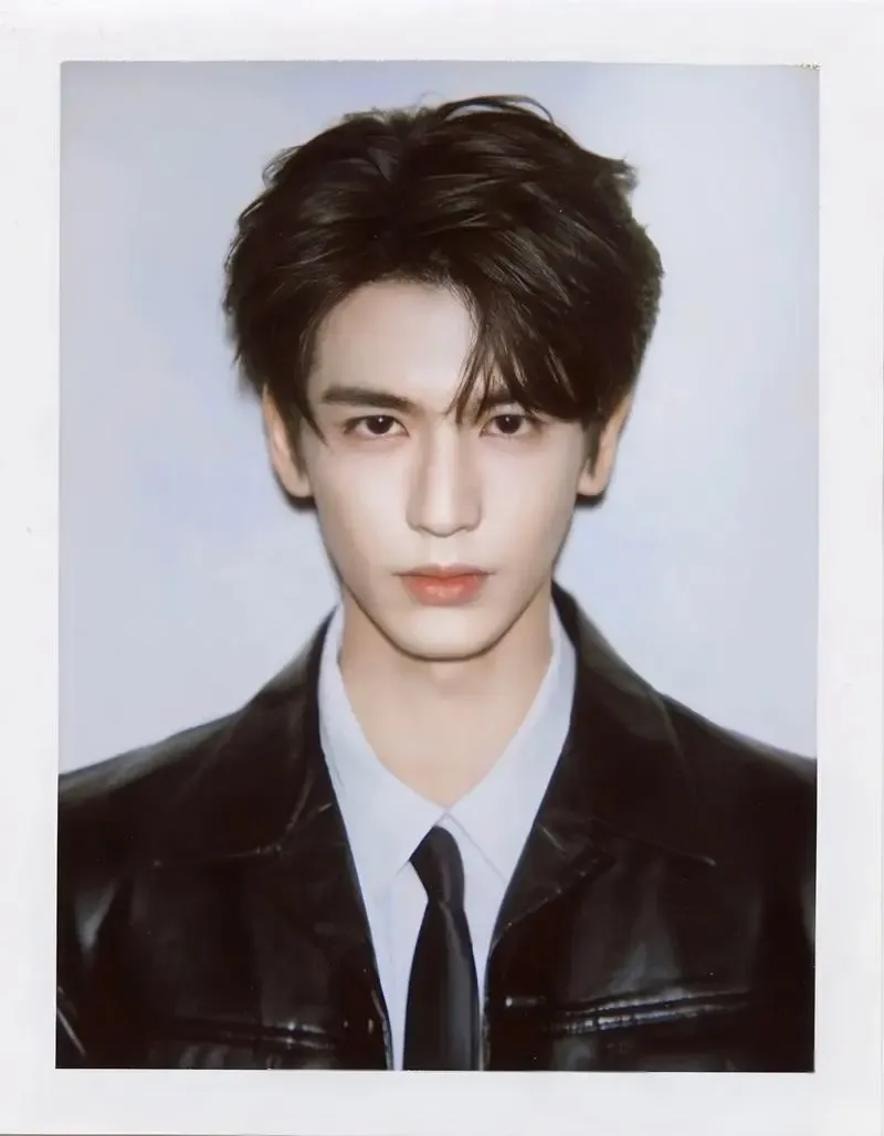 张凌赫登江苏英语试卷,学霸演员引全网关注! 第3张