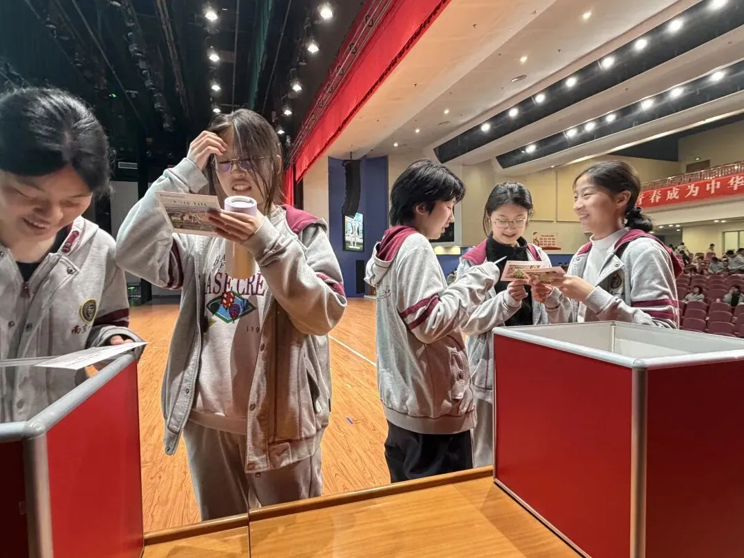 秦淮区体育中考上发生的一幕,感动了6000位初三学子! 第2张