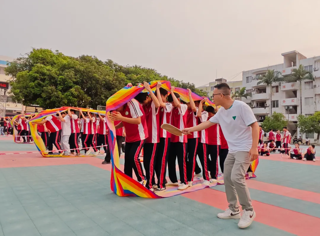 张黄镇初级中学举行中考心理减压团辅活动 第2张 张黄镇初级中学举行中考心理减压团辅活动 第2张