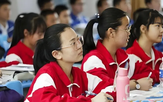 醒醒吧!中考才是孩子人生的“鬼门关”,高考根本排不上号! 第2张