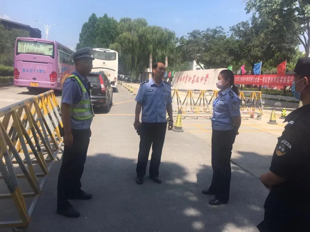 【护航中考】登封公安再出发 第10张