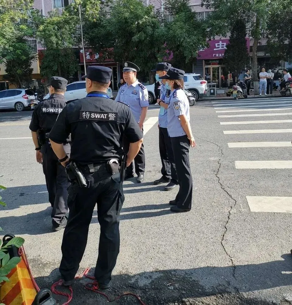 【护航中考】登封公安再出发 第11张