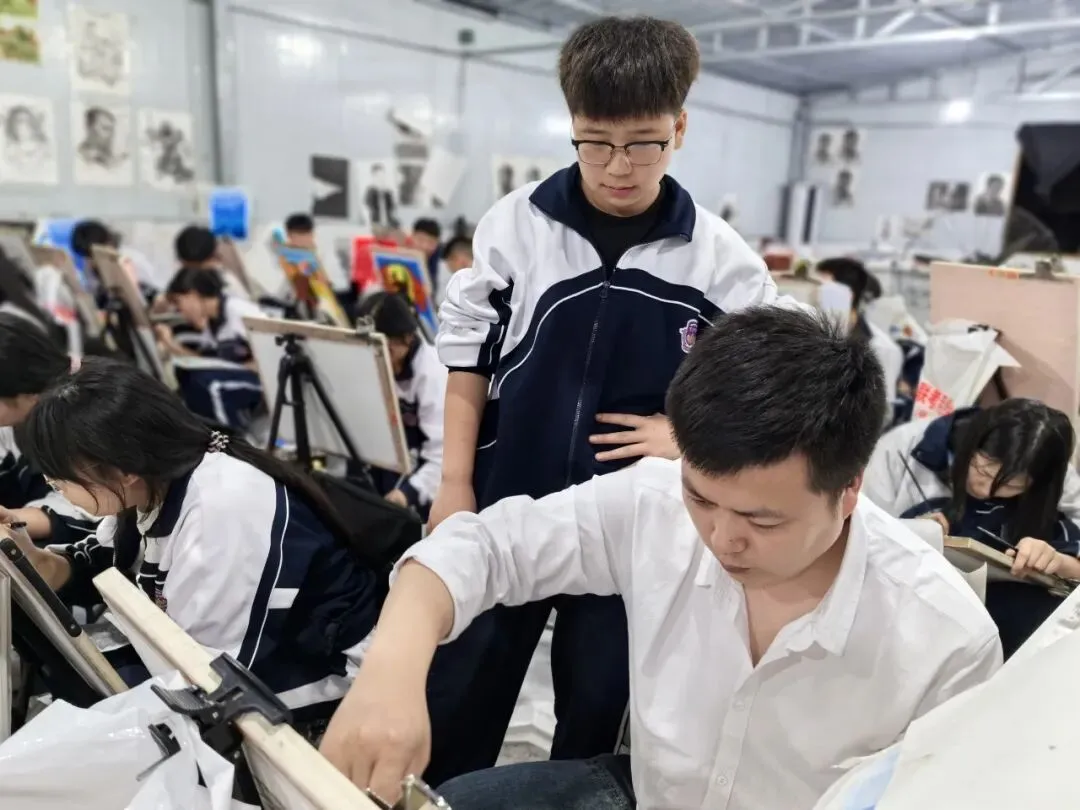 从中考两百余分到研究生上岸:铜外,让每一束微光向阳而生 第3张