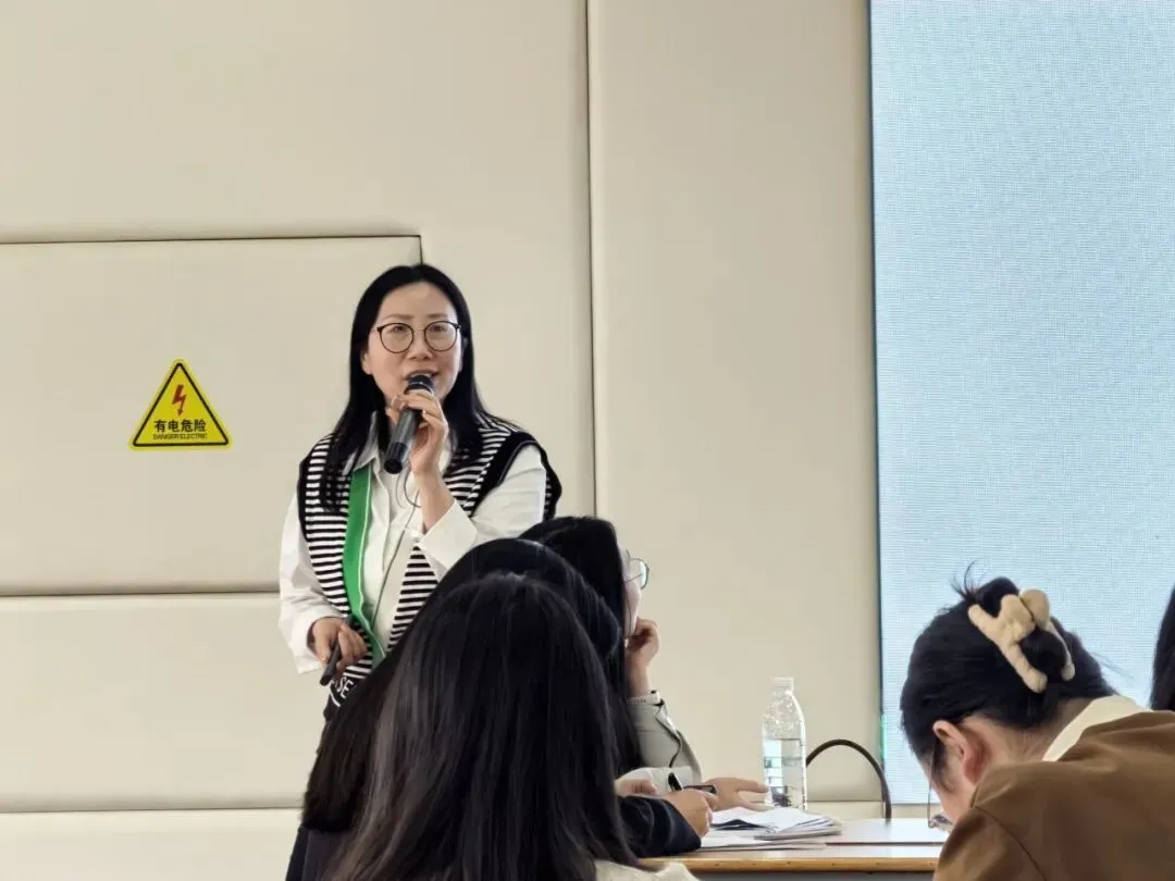 春晗学校:深耕中考备考,共研读写提质 ——张绪凤名师工作室“语文阅读与写作复习备考”主题研训活动纪实 第26张 春晗学校:深耕中考备考,共研读写提质 ——张绪凤名师工作室“语文阅读与写作复习备考”主题研训活动纪实 第26张