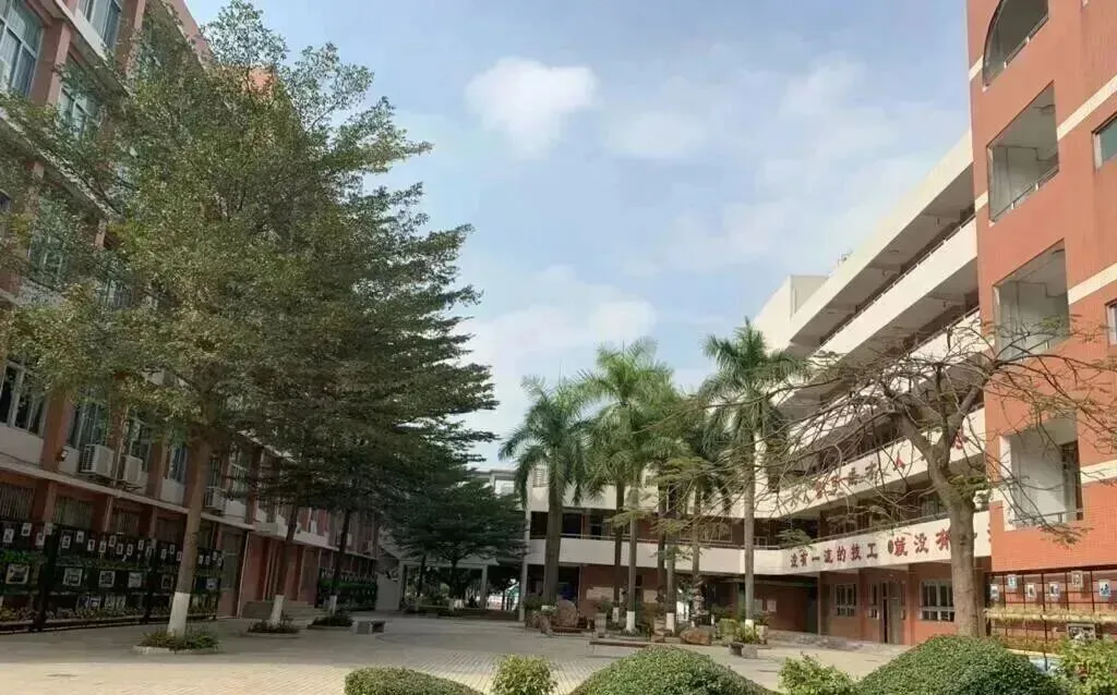 中考400分也能冲“双高”院校?广州市黄埔职业技术学校2026院校介绍 第6张