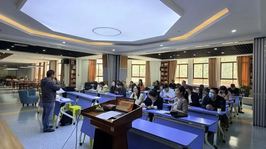 聚焦真题促重构 深耕备考提质效——郑州市高中政治第四教研共同体高三复习经验交流分享会圆满举行 第7张