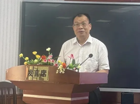 县局统筹把脉定向,三中聚力冲刺中考——环江县教育局领导莅临环江三中指导2026年春季备考培优工作 第20张