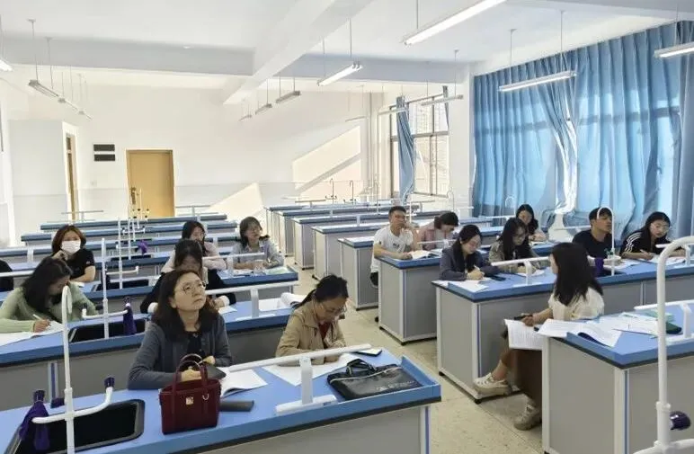 精研备考明方向 聚力笃行战中考——麒麟区第七中学开展2026年学科备考研讨活动侧记二(历地物生道法组) 第17张