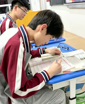 中考倒计时67天|夜灯为证,少年逐梦,不负前行 第92张 中考倒计时67天|夜灯为证,少年逐梦,不负前行 第92张