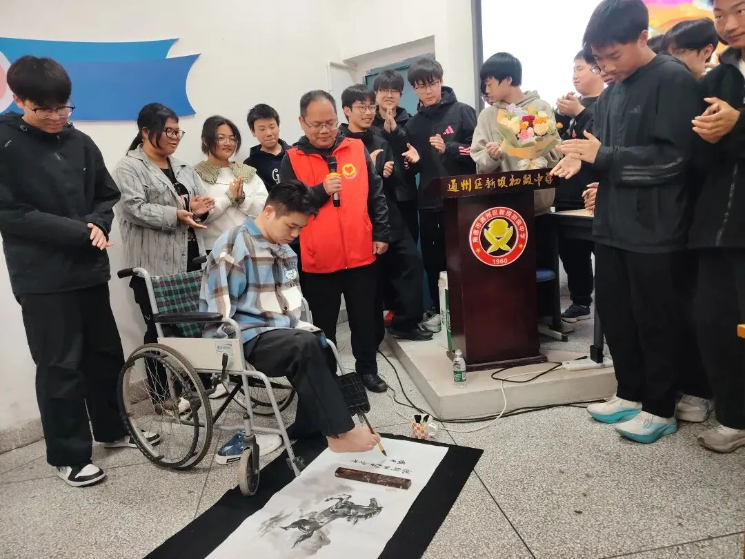 榜样进校园 励志助中考 江苏好人走进新坝初级中学 为中考学子注入奋进力量 第2张