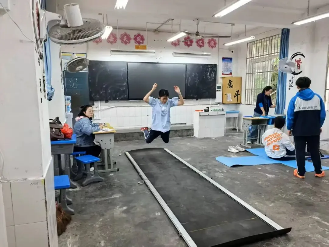 2026年体育中考踏水中学考点顺利开考 第6张 2026年体育中考踏水中学考点顺利开考 第6张