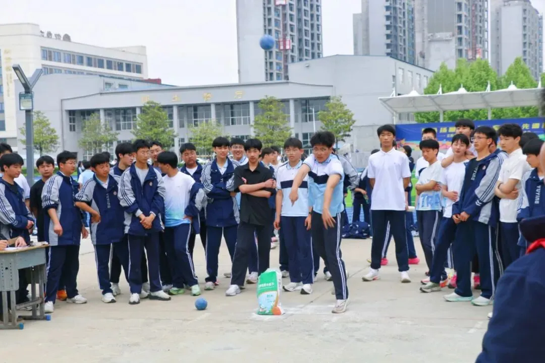 实战模拟砺锋芒,从容备考迎中考——育英学校九年级体育模拟测试顺利举行 第3张