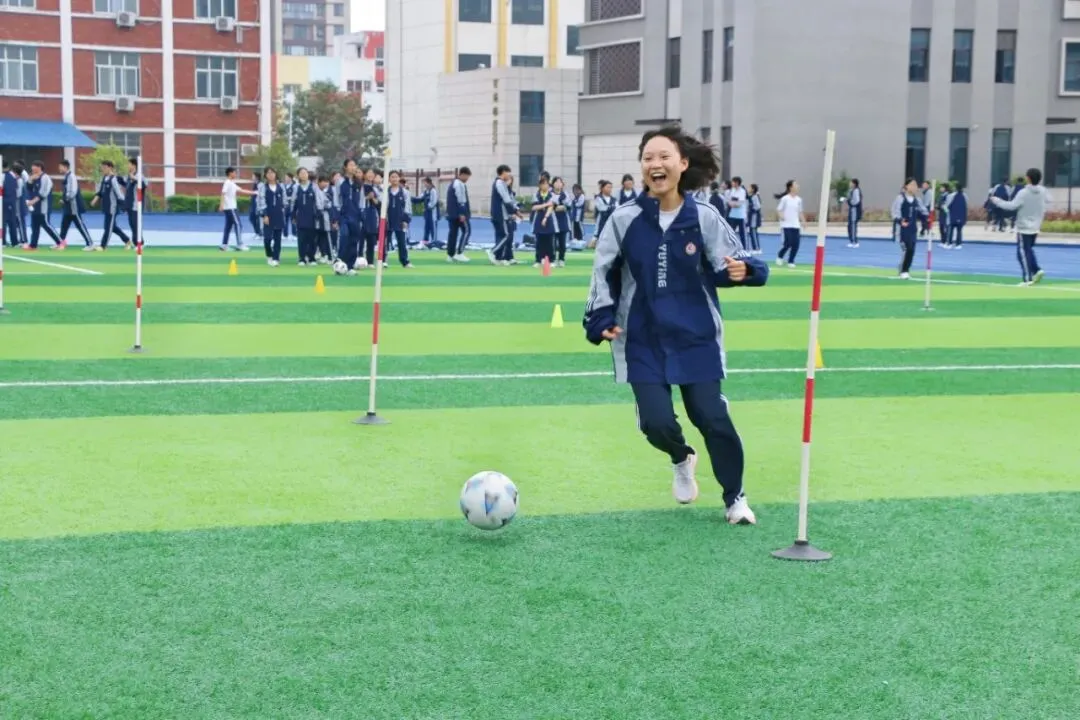实战模拟砺锋芒,从容备考迎中考——育英学校九年级体育模拟测试顺利举行 第9张