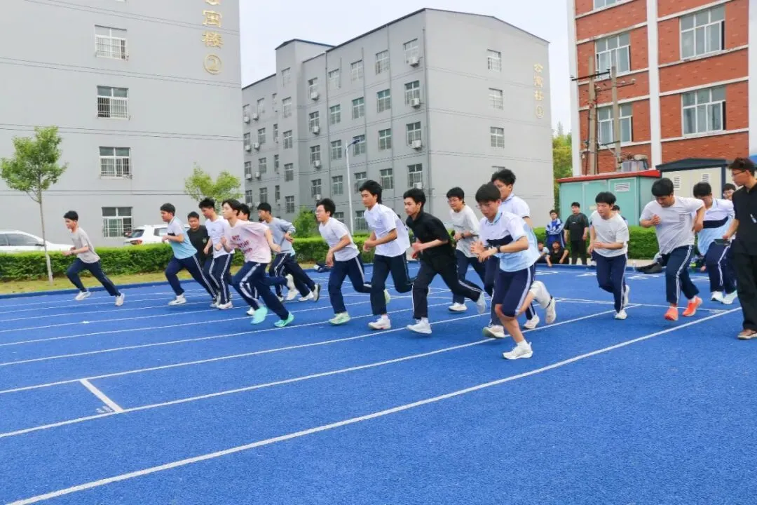 实战模拟砺锋芒,从容备考迎中考——育英学校九年级体育模拟测试顺利举行 第15张