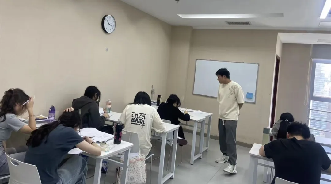 26年江西南昌红谷滩区初中初三中考全科辅导哪家好?锐思教育初三冲刺班/一对一/小班课多种班型适配不同的学生! 第18张