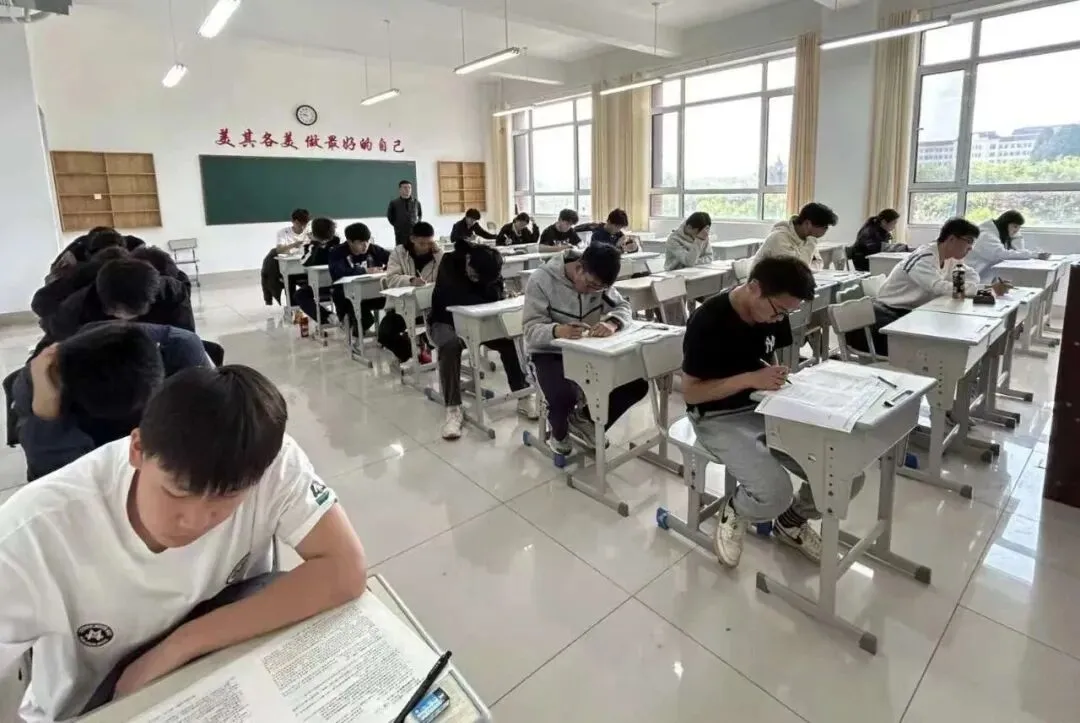 【复读部】笔尖上的冲刺——复读部第二次模拟考试纪实 第6张