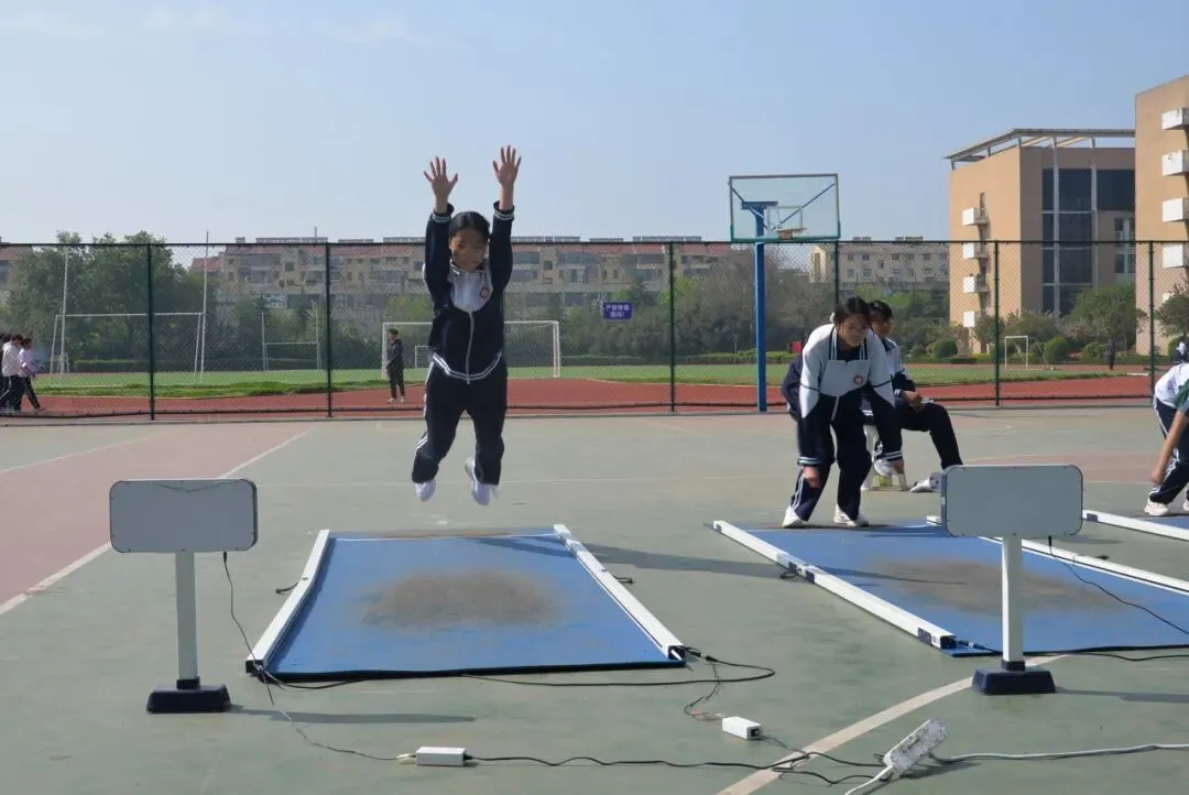 临沂第三十二中学中考体育模拟测试圆满完成 第5张