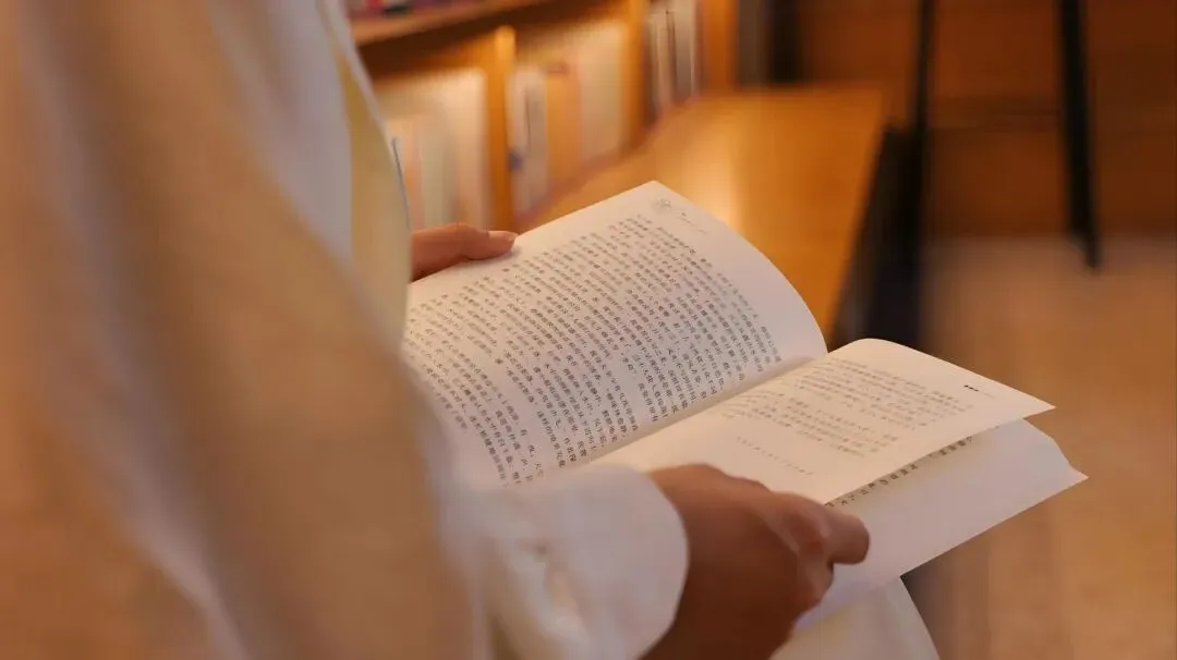 中考作文“美”怎么写?《最美的姿态》与《美的历程》:两篇满分作文,两种美的诠释 第1张