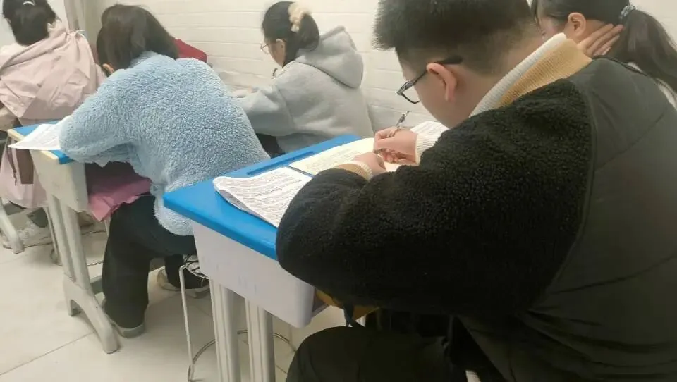 长沙雨花区近五年小升初毕业考作文真题+审题立意+素材+范文(琳达老师学生作品+点评) 第6张