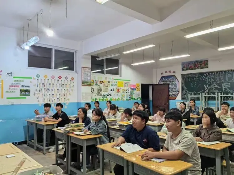 《惜时如金  冲刺中考》——红河州王富宽名班主任工作室(第73期) 第9张