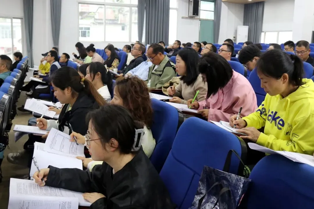 【立德树人 五育并举】凝心聚力研中考 深耕细作促提升 第14张