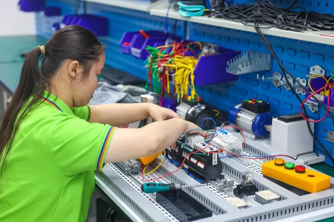 别再等中考后“听天由命”!提前择校,长沙新华给孩子多一条好出路! 第14张