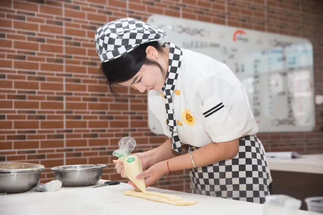 与其在中考“陪跑”,不如学技术“领跑”!初中生学技术,照样赢未来 第4张