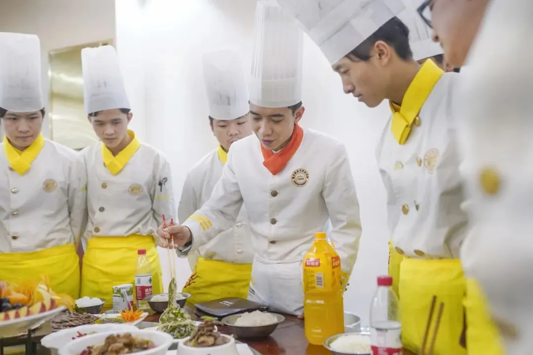 与其在中考“陪跑”,不如学技术“领跑”!初中生学技术,照样赢未来 第7张