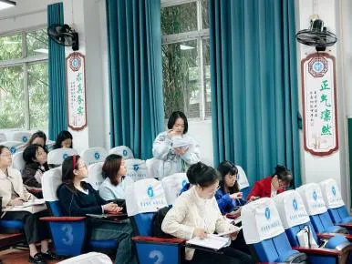 精研话题夯基础 聚焦中考提质效——大安区九年级英语话题复习专项教学研讨活动 第8张