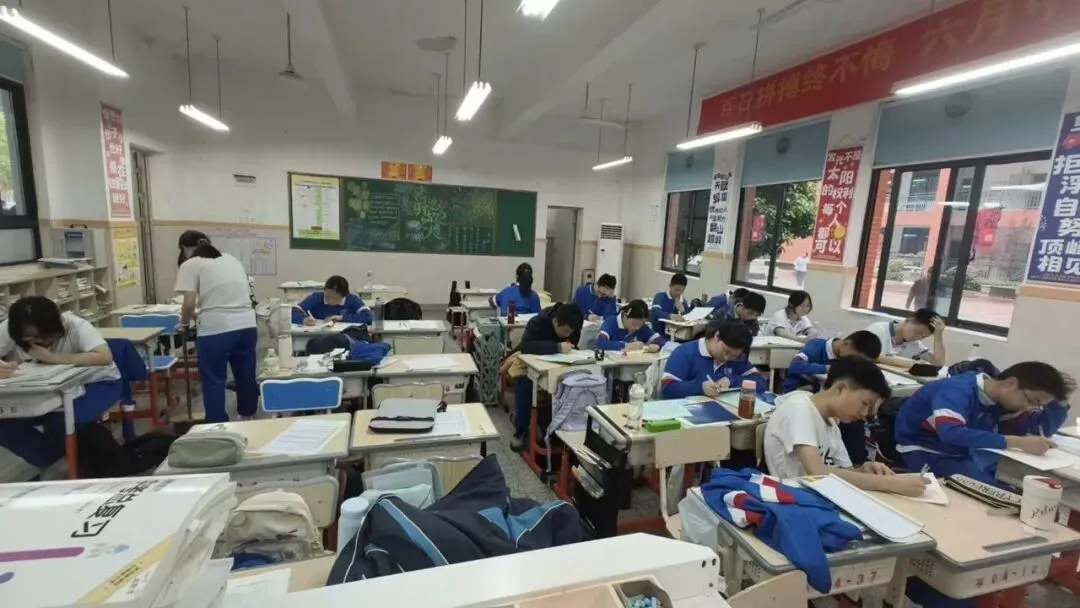 起跑!决战中考!加油同学们! 第3张