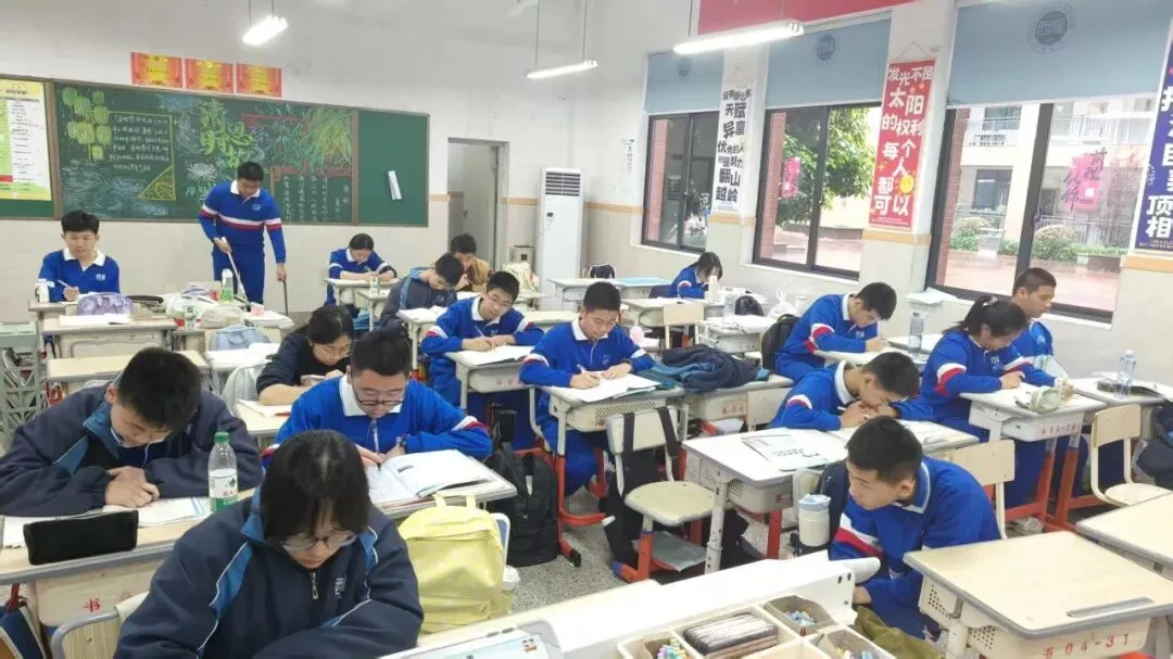 起跑!决战中考!加油同学们! 第4张