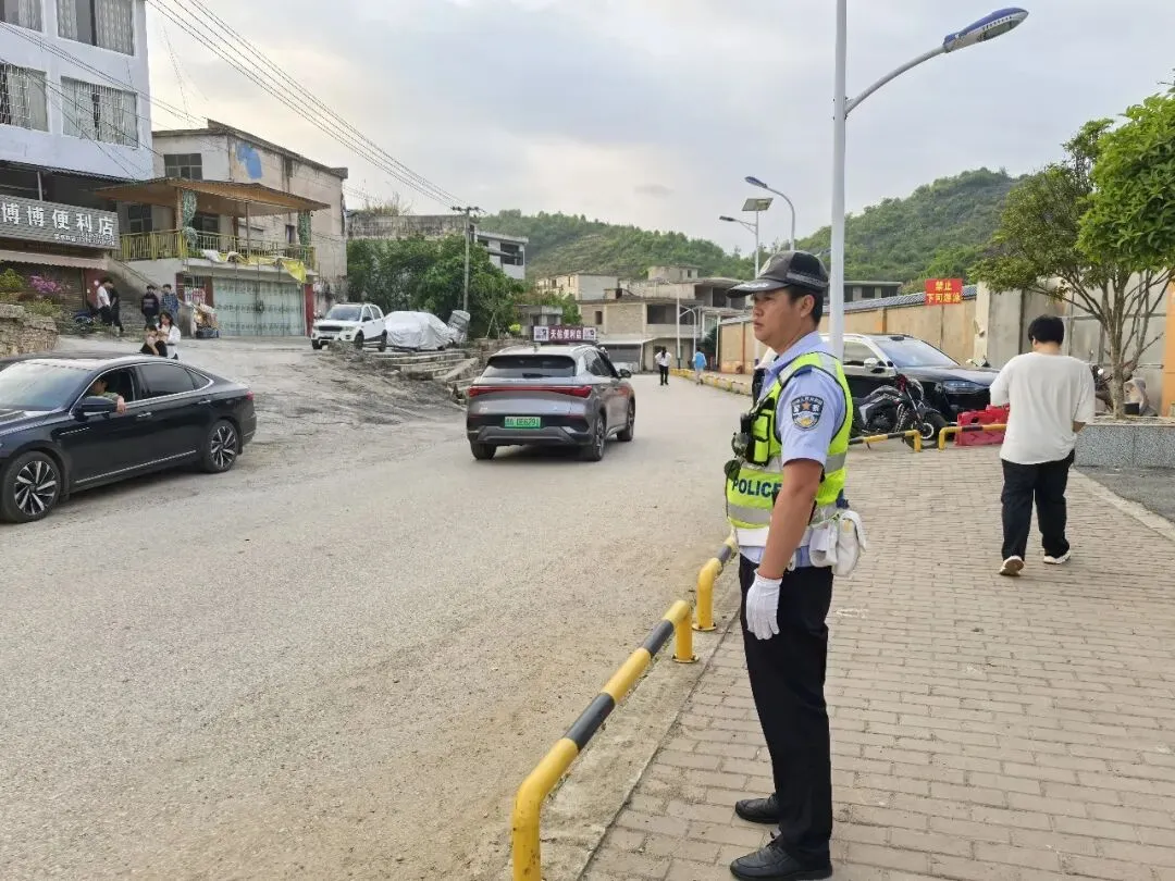 逐梦中考路,守护平安行|黄果树公安全力护航2026年中考体育考试 第14张