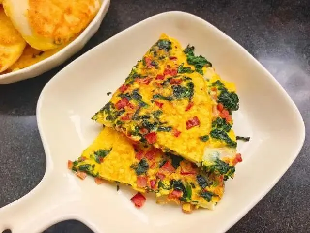 中考倒计时!初三儿子早餐不费妈,10分钟搞定蔬菜芝士蛋饼,省事 第1张