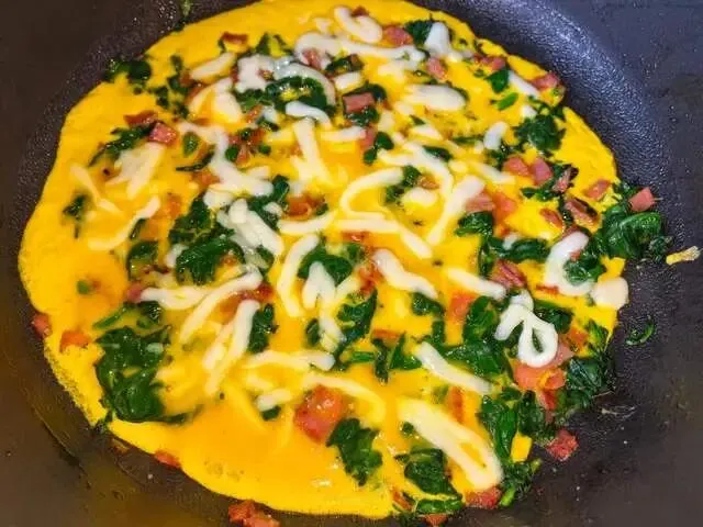 中考倒计时!初三儿子早餐不费妈,10分钟搞定蔬菜芝士蛋饼,省事 第7张