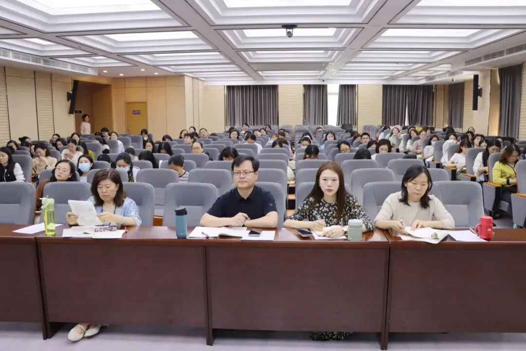 齐鲁学校承办历下区初中英语试卷讲评研讨暨一模成绩分析会 第2张