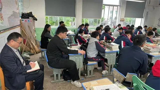 精准调研明方向 凝心聚力备中考——安吉县教科研中心莅临安城中学开展一日调研 第6张